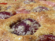 Recette clafoutis aux cerises et à la fraise