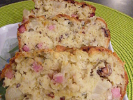 Recette cake aux endives, roquefort, jambon et noisettes
