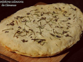 pizza et tartes : fougasse parfumée fourrée au poulet rôti et tomme de brebis