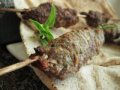 les brochettes d’agneau kabab laham (cuisine du golfe persique)