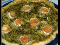 entrée chaude : tarte salée aux courgettes, pesto et fromage de chèvre