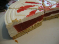 délice crémeux à la fraise et à la rhubarbe