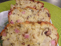 cake aux endives, roquefort, jambon et noisettes