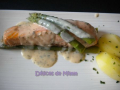 poisson : Pavé de saumon aux asperges, sauce citronnée