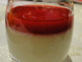 panna cotta au chocolat blanc coulis de fruits rouges