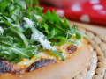pizza blanche à la roquette